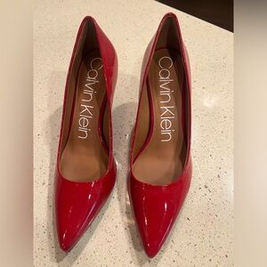Calvin Klein Gayle Pump Crimson Red Size 10